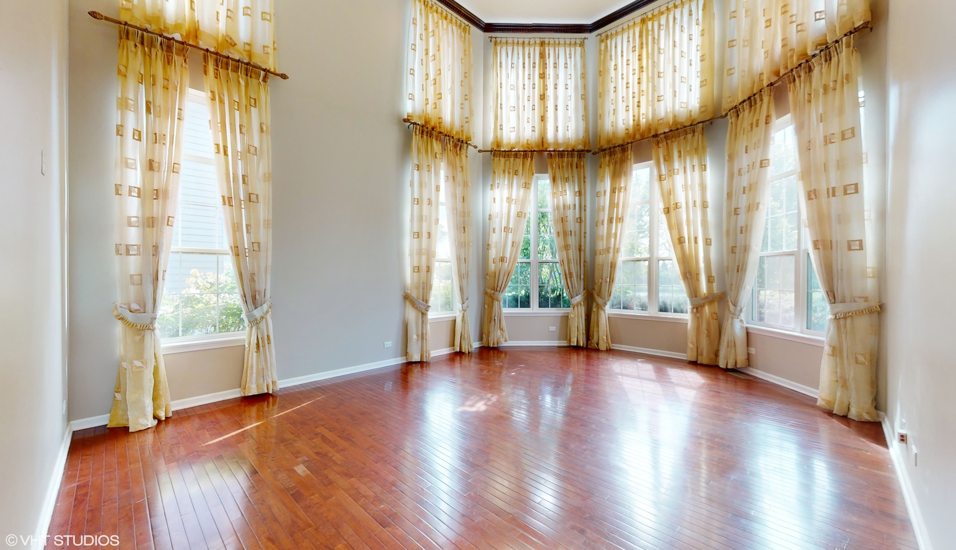 1540 N Oakmont Drive