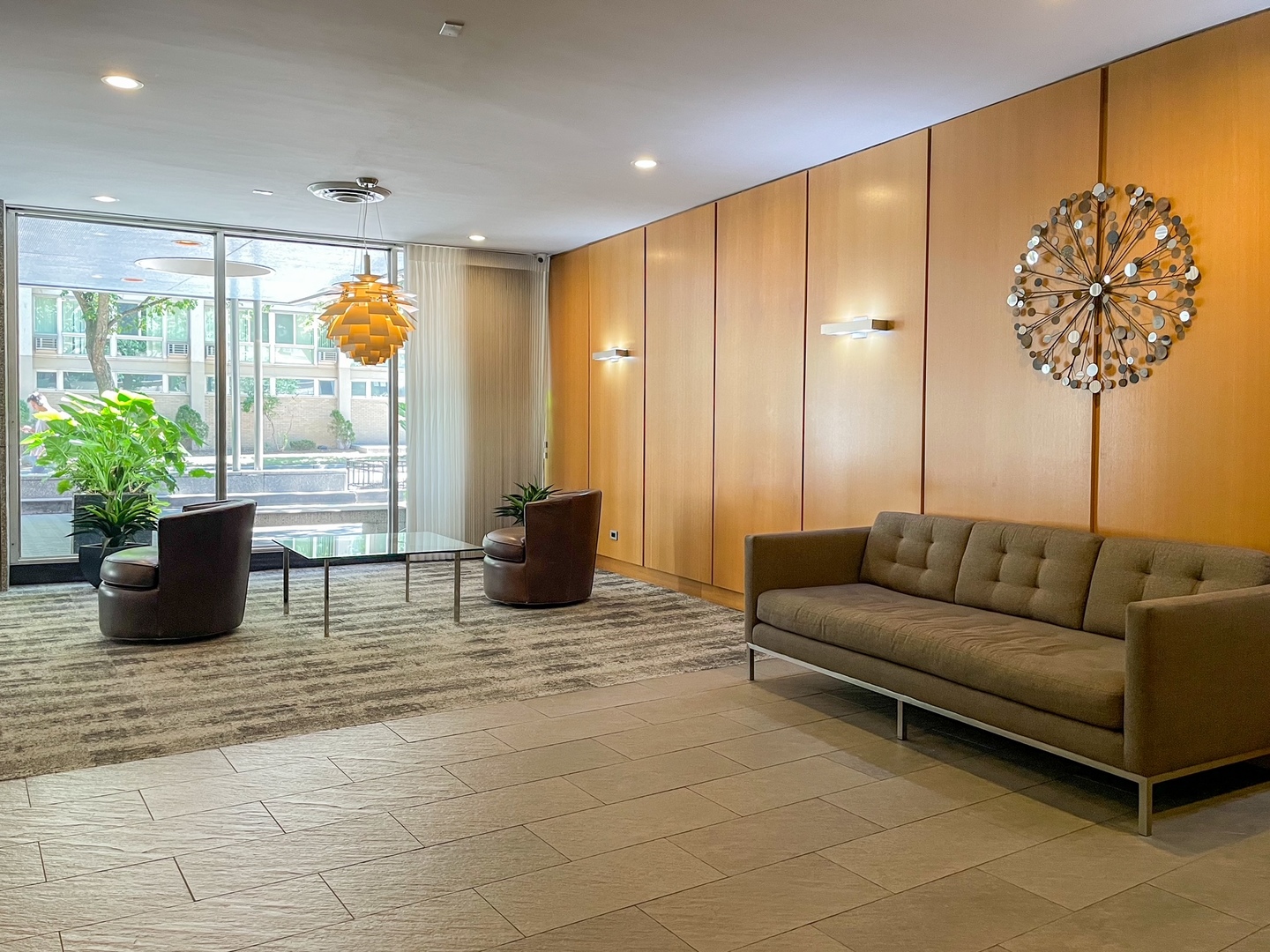 2930 N SHERIDAN Road Unit: 607