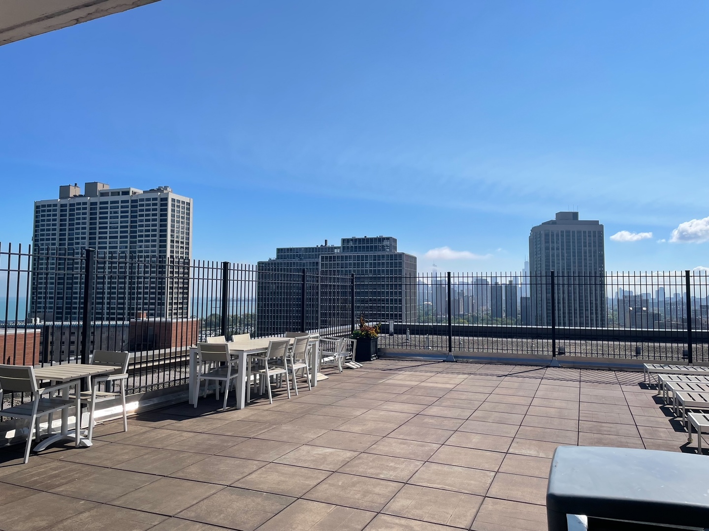 2930 N SHERIDAN Road Unit: 607