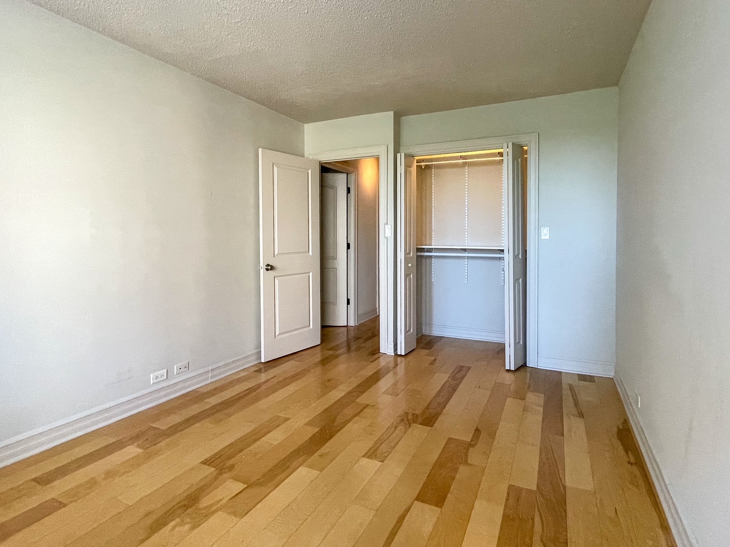 2930 N SHERIDAN Road Unit: 607