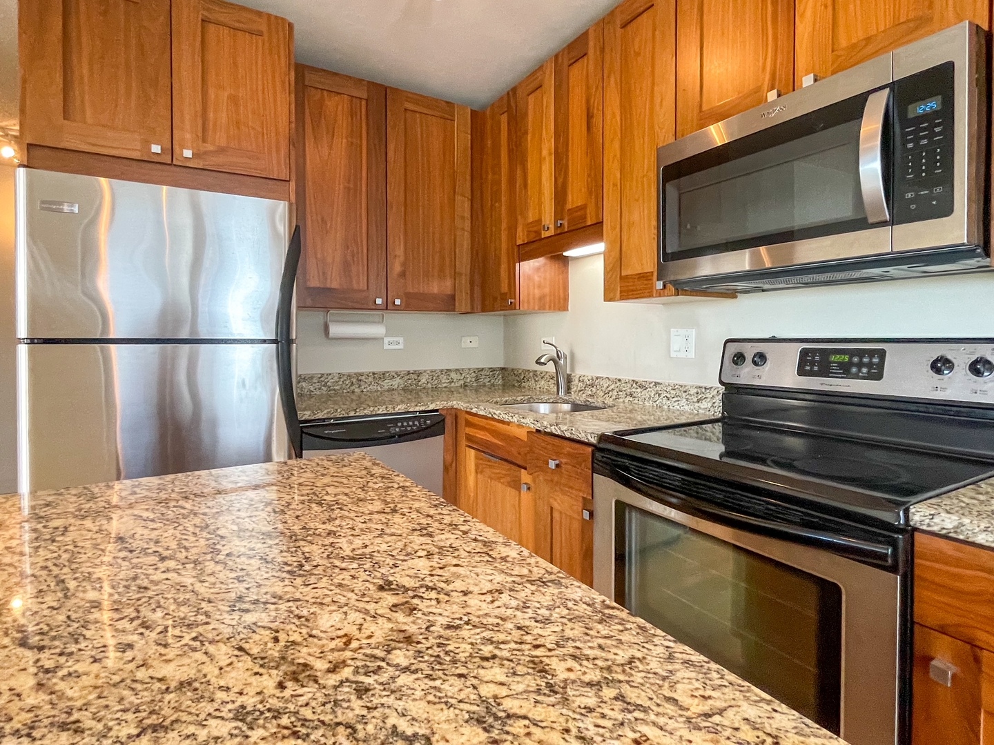 2930 N SHERIDAN Road Unit: 607