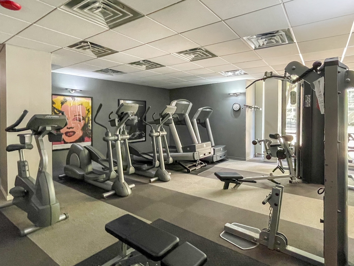 2930 N SHERIDAN Road Unit: 607