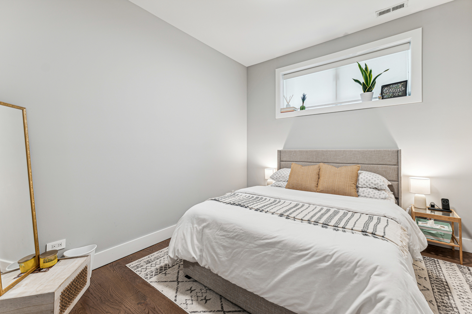 1443 W Thomas Street Unit: 2E