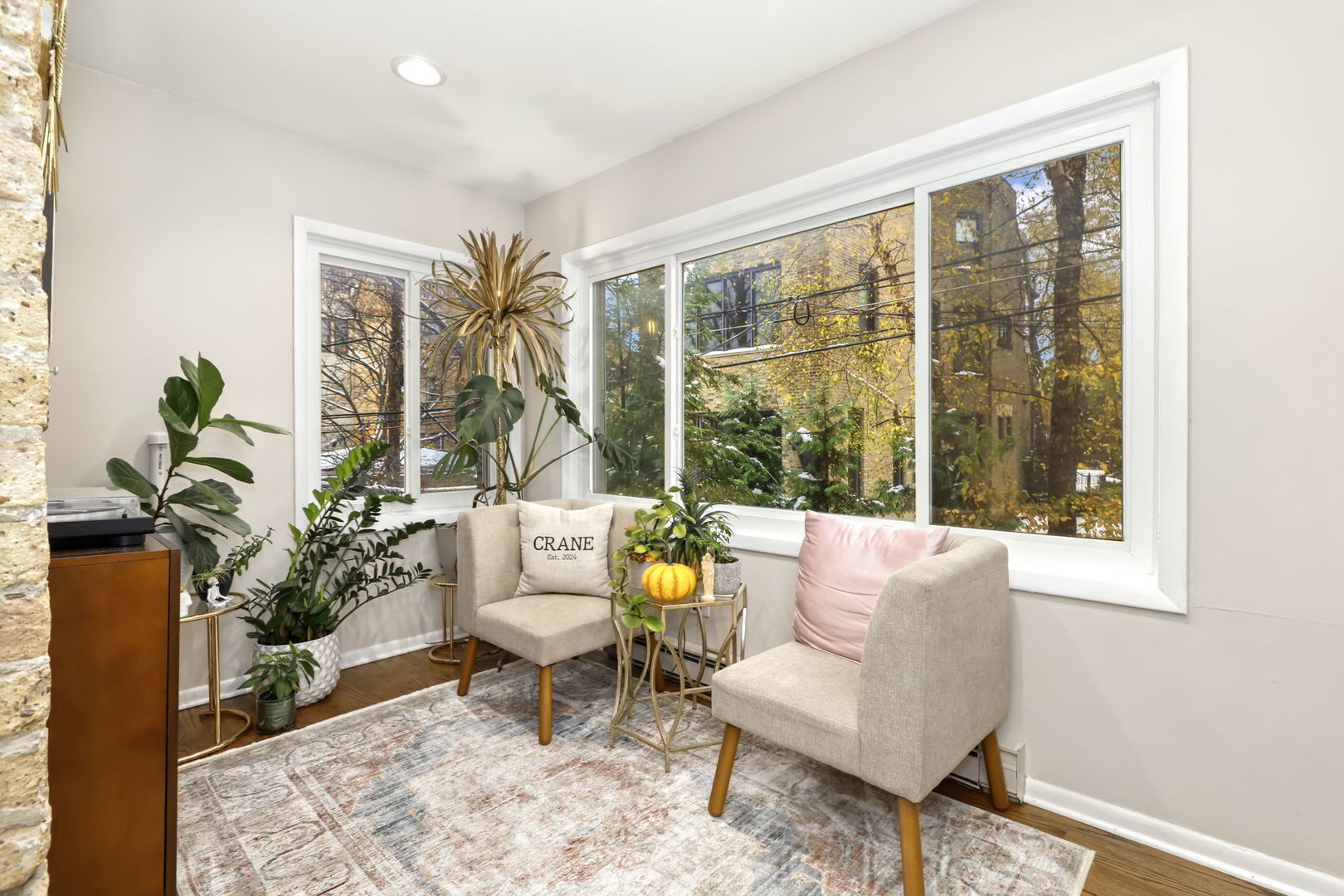 2317 N Cambridge Avenue Unit: 1N