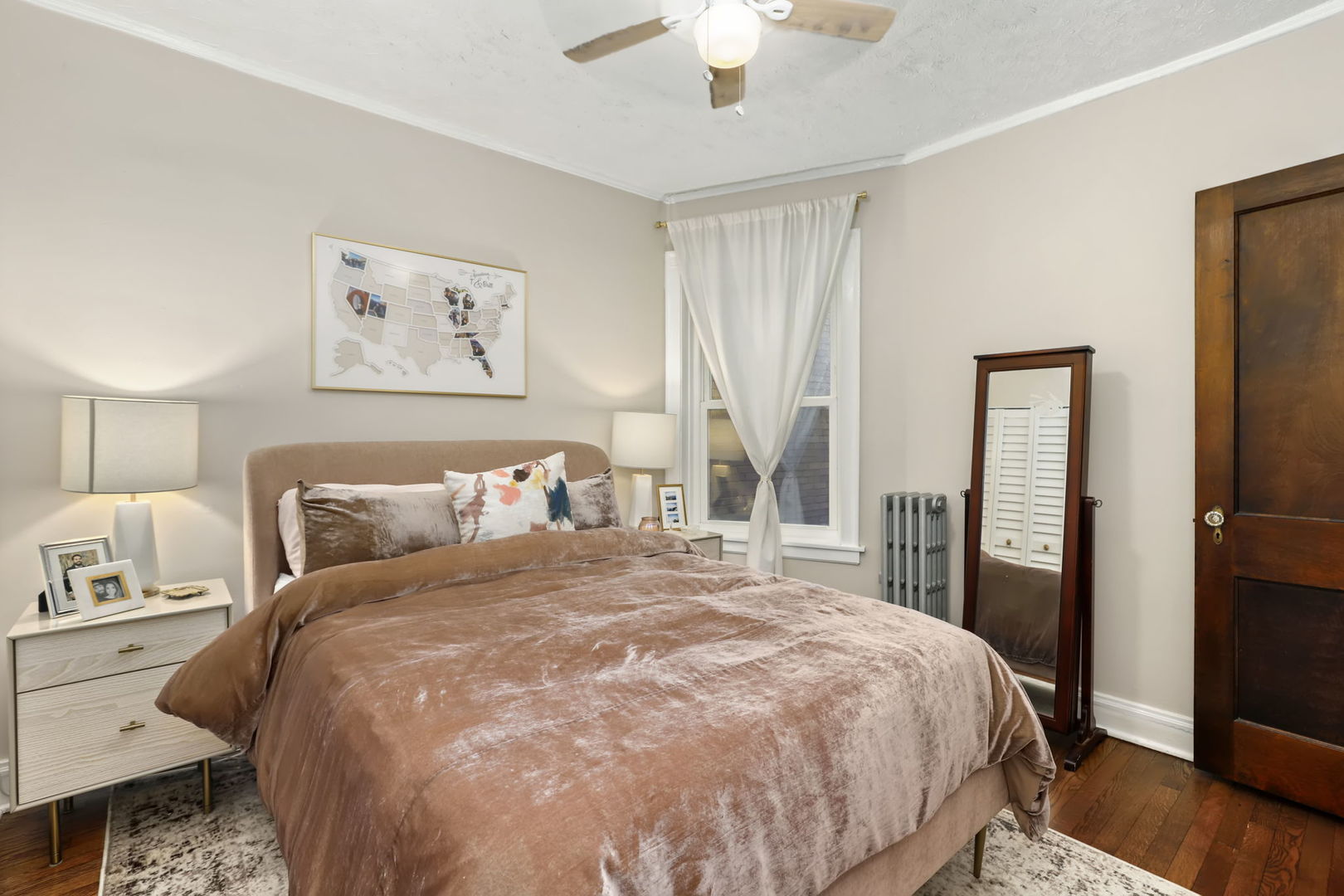 2317 N Cambridge Avenue Unit: 1N