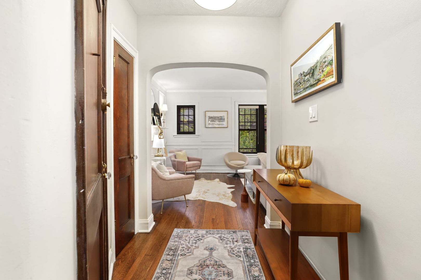 2317 N Cambridge Avenue Unit: 1N