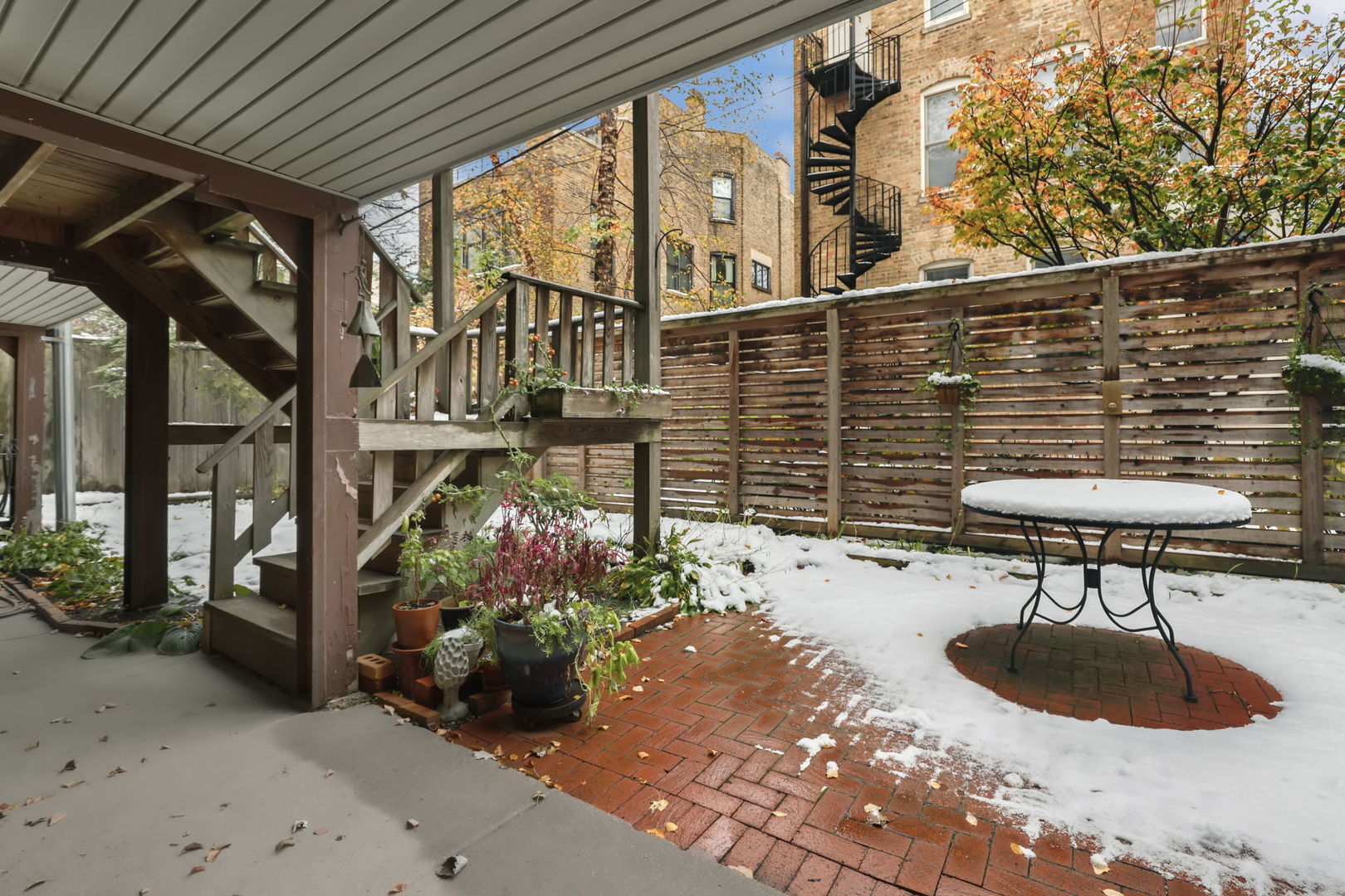 2317 N Cambridge Avenue Unit: 1N