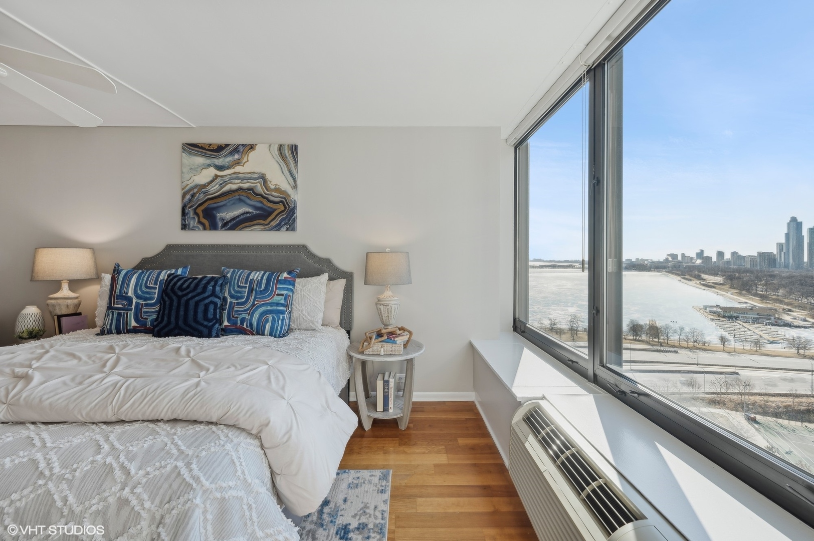 155 N HARBOR Drive Unit: 1303