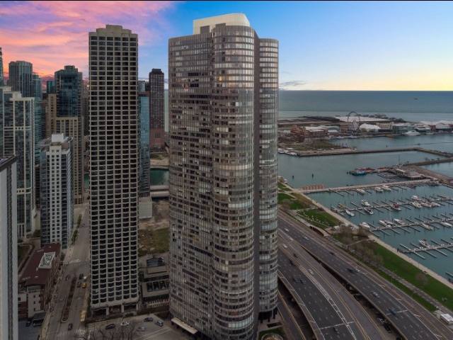155 N HARBOR Drive Unit: 1303
