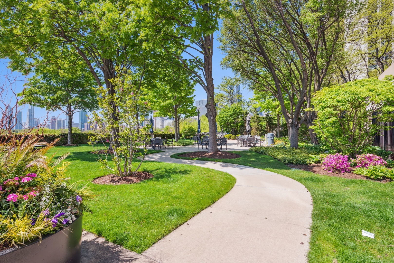 155 N HARBOR Drive Unit: 1303