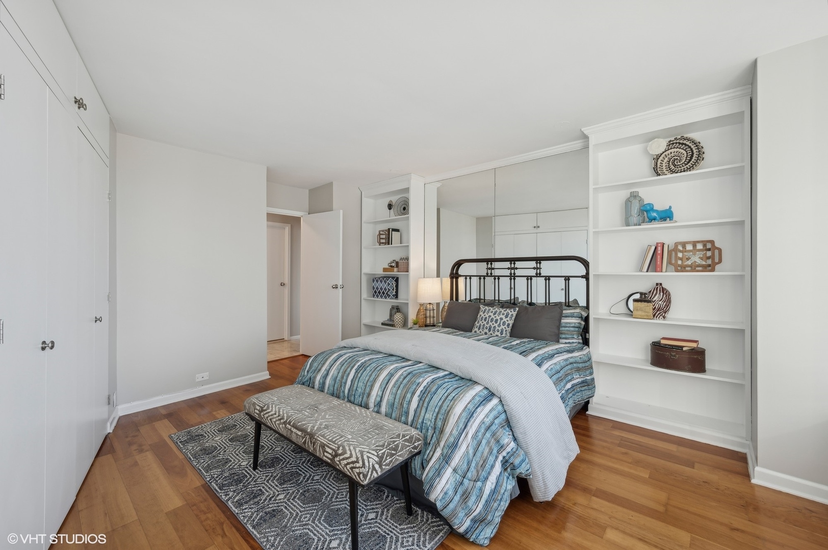 155 N HARBOR Drive Unit: 1303