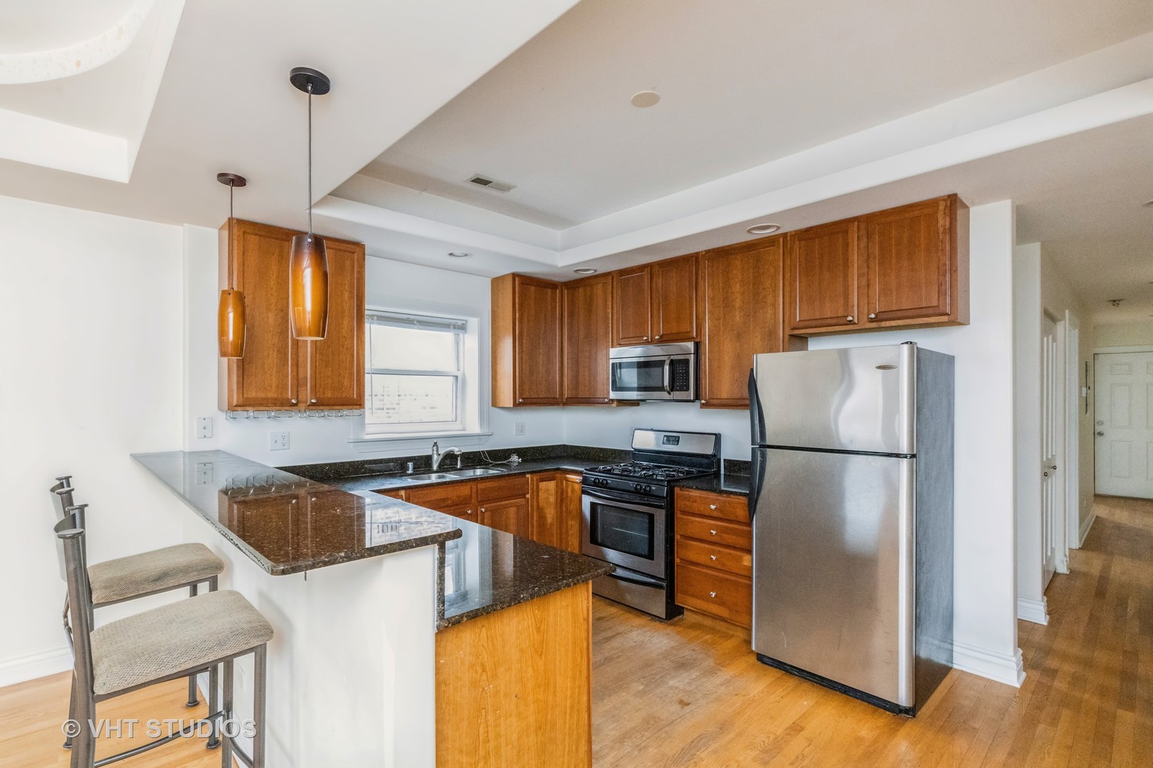 6711 N Lakewood Avenue Unit: 3N