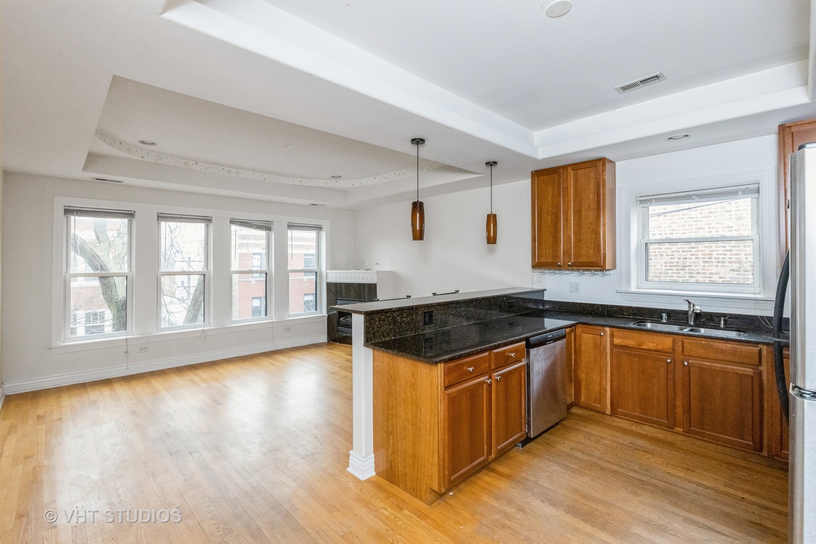 6711 N Lakewood Avenue Unit: 3N