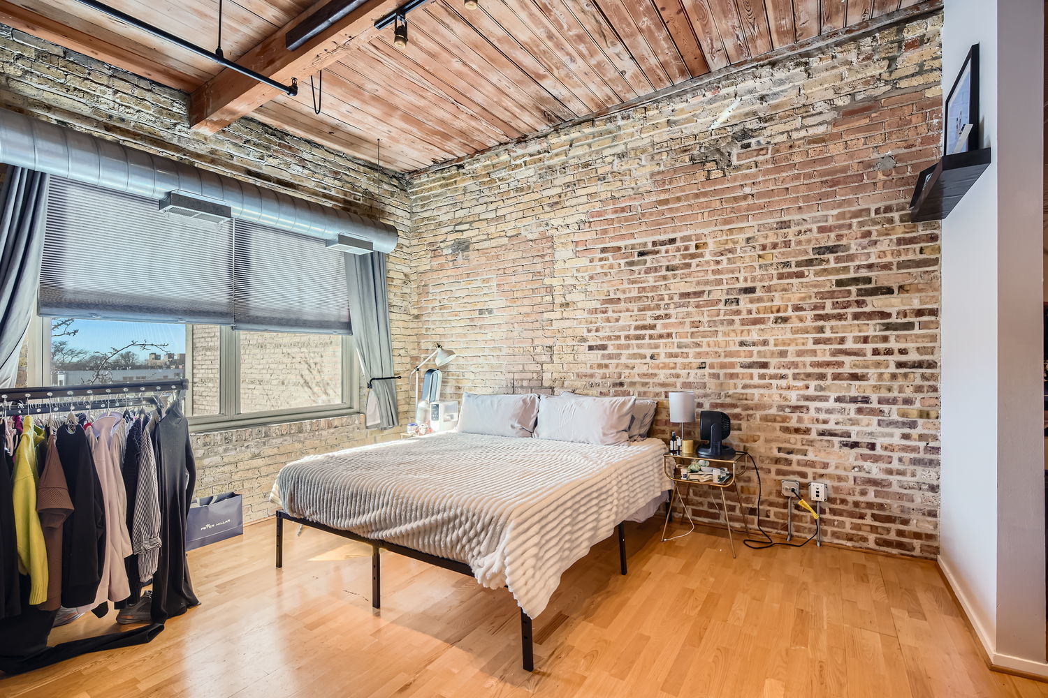 1740 N MAPLEWOOD Avenue Unit: 418