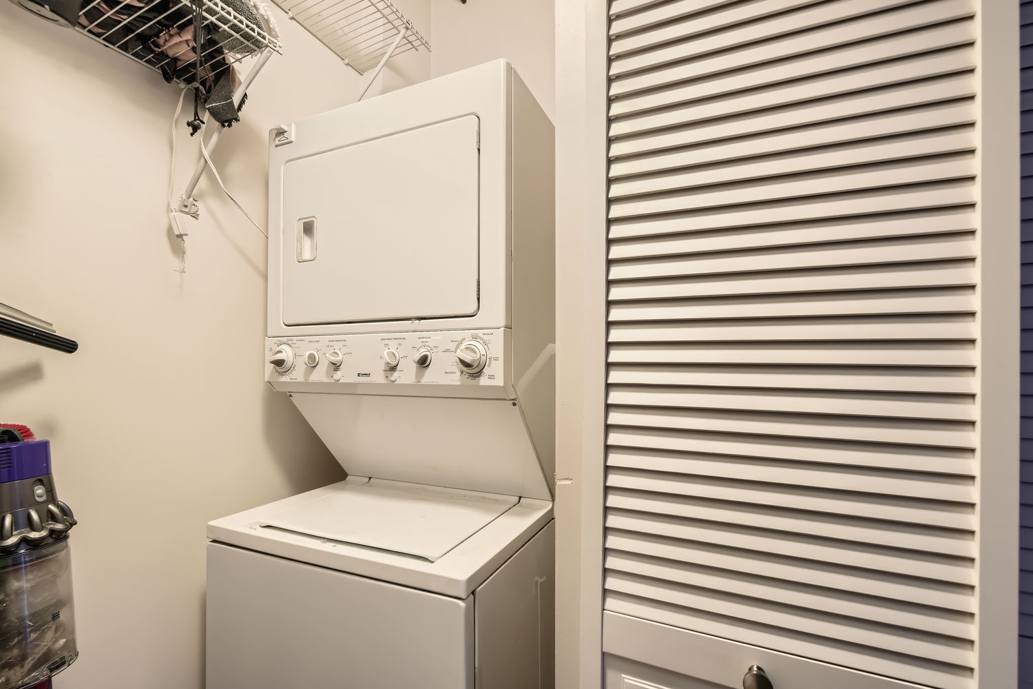 1740 N MAPLEWOOD Avenue Unit: 418