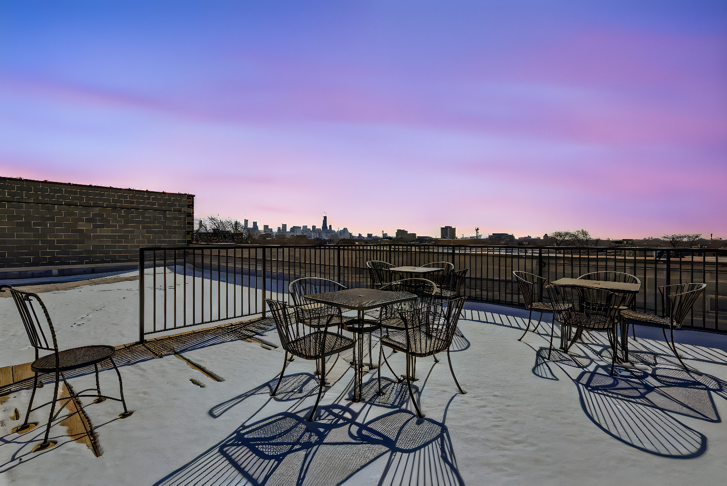 1740 N MAPLEWOOD Avenue Unit: 418