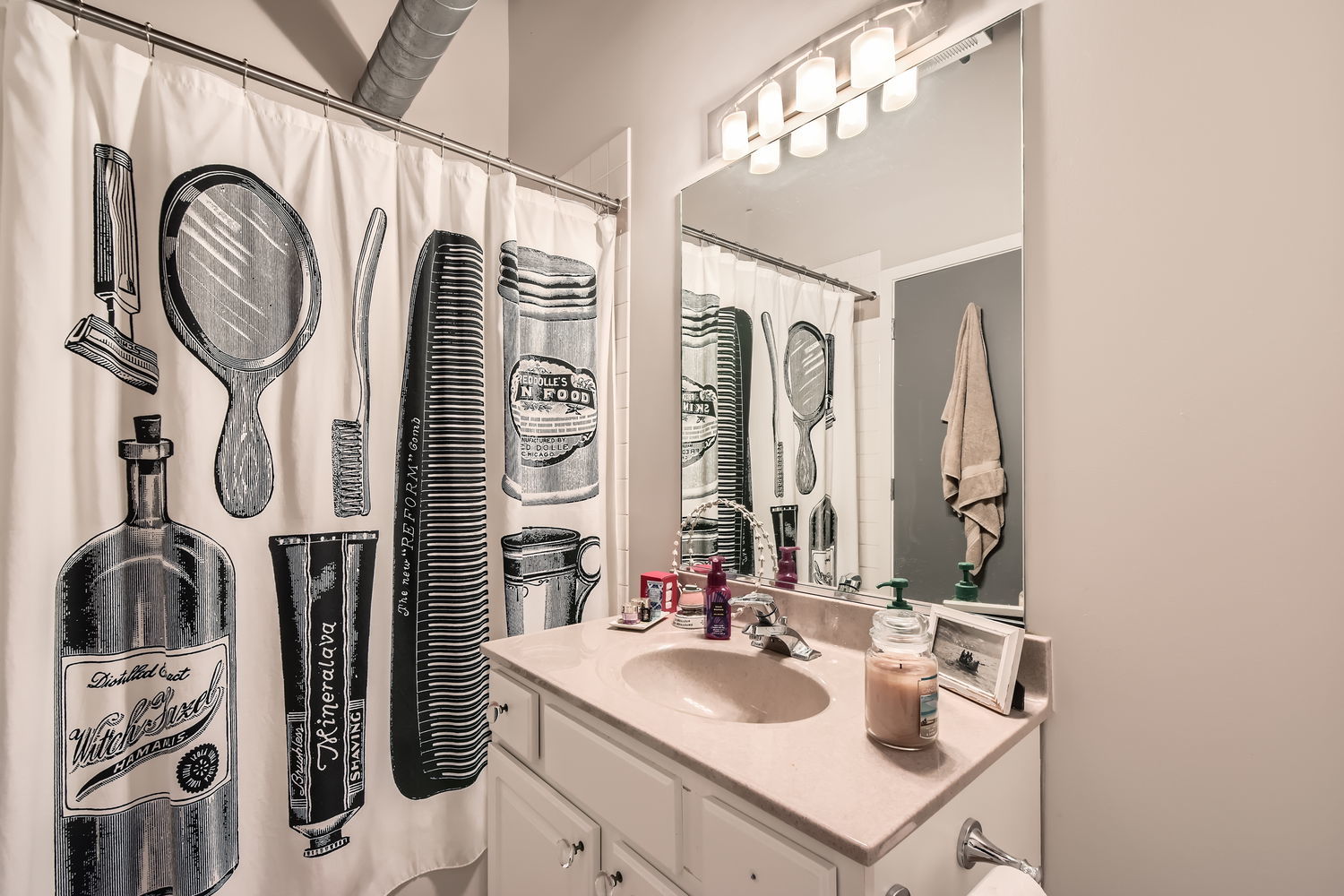 1740 N MAPLEWOOD Avenue Unit: 418