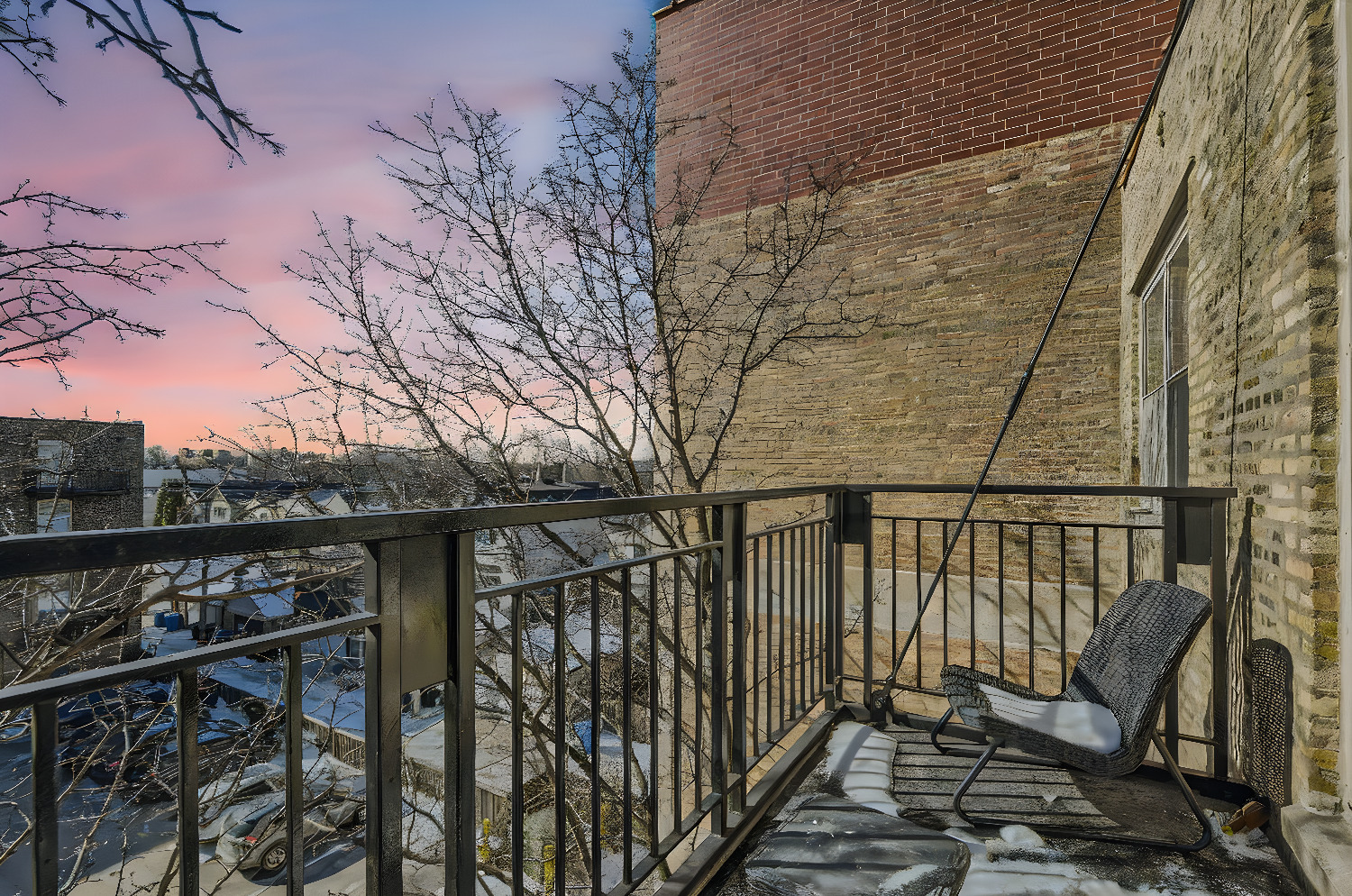 1740 N MAPLEWOOD Avenue Unit: 418