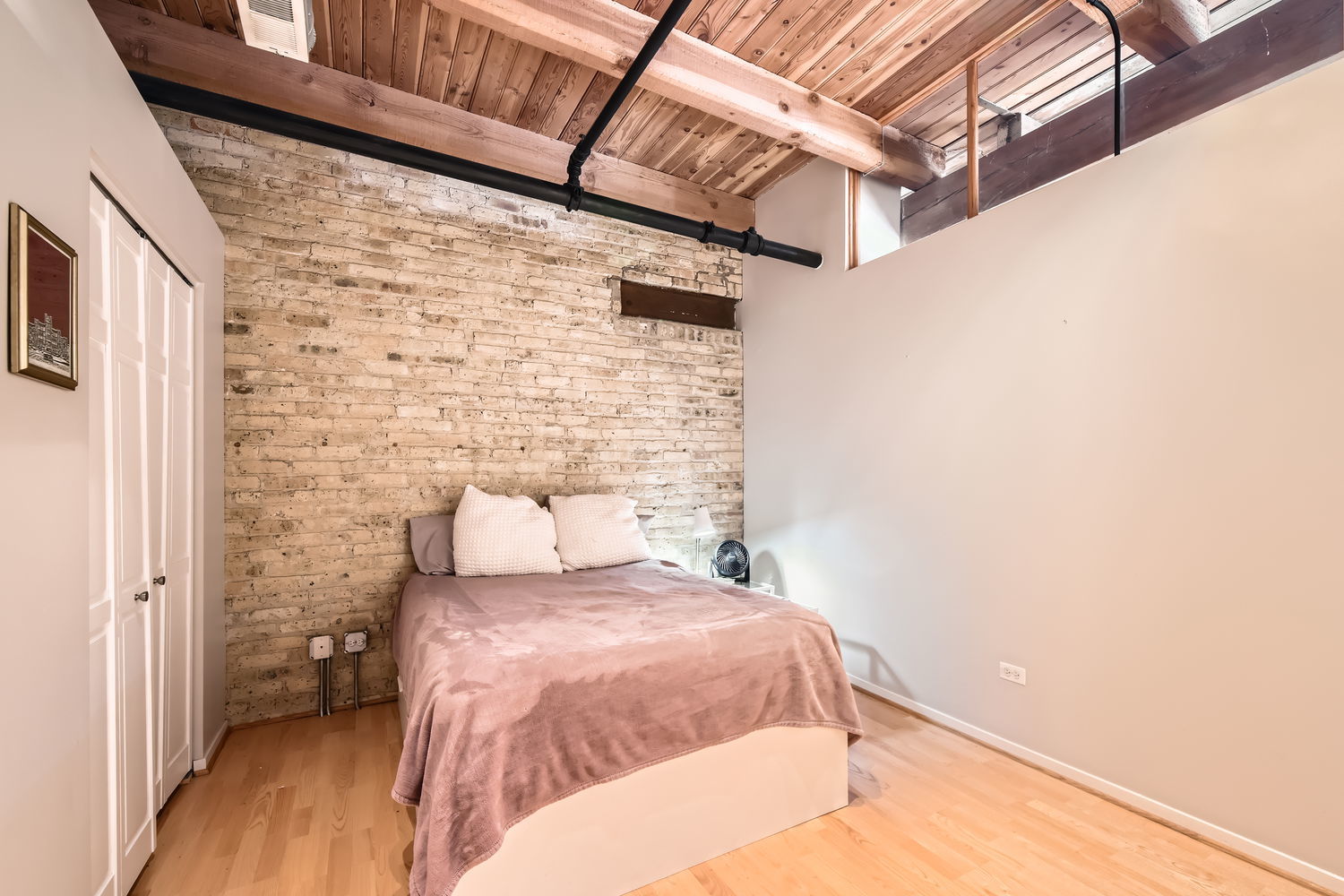 1740 N MAPLEWOOD Avenue Unit: 418