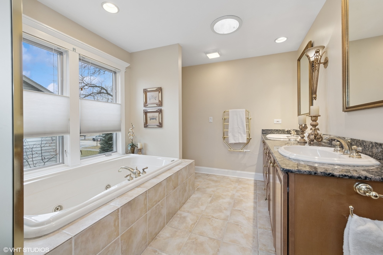 2827 Canterbury Drive