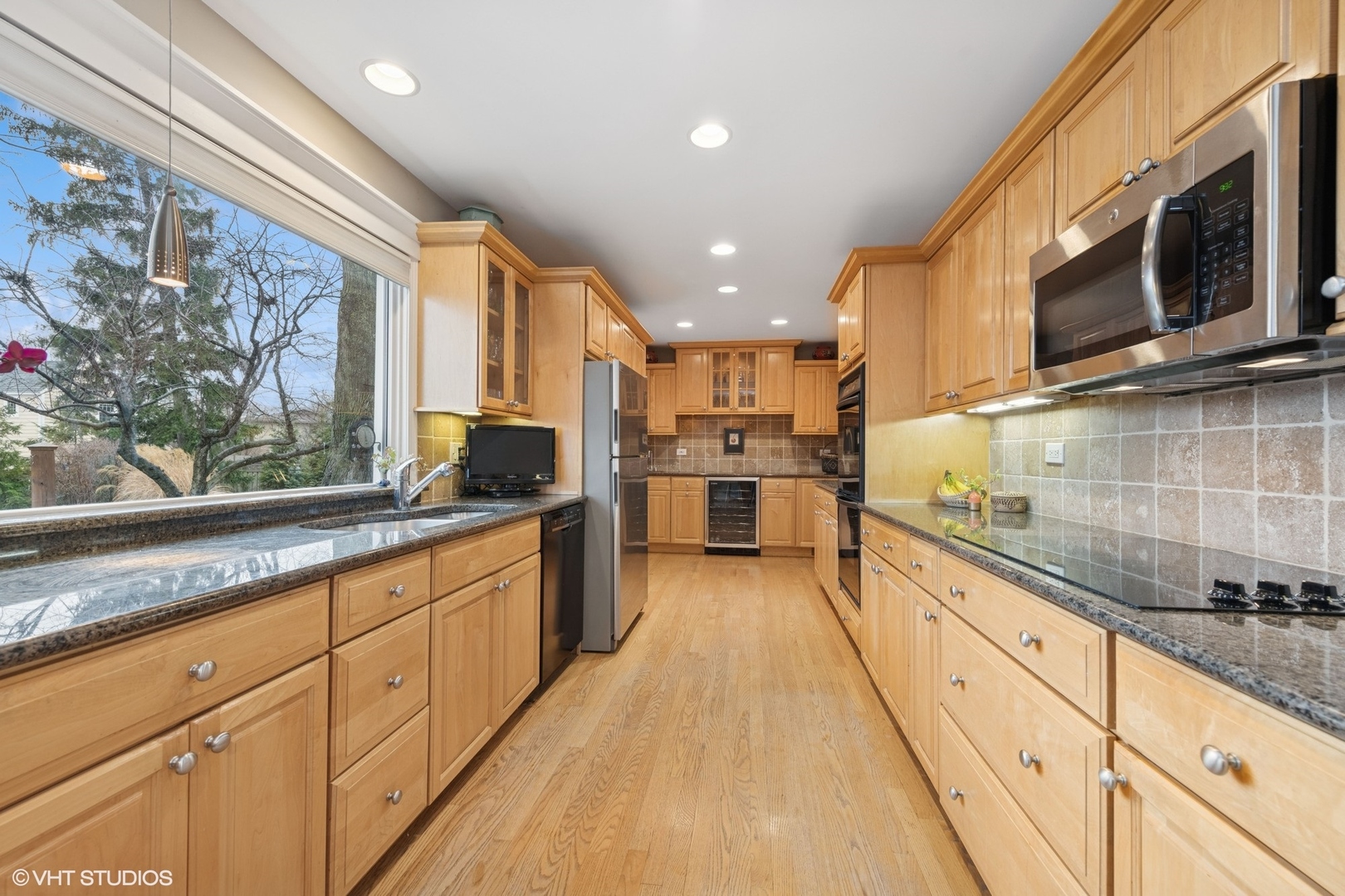 2827 Canterbury Drive