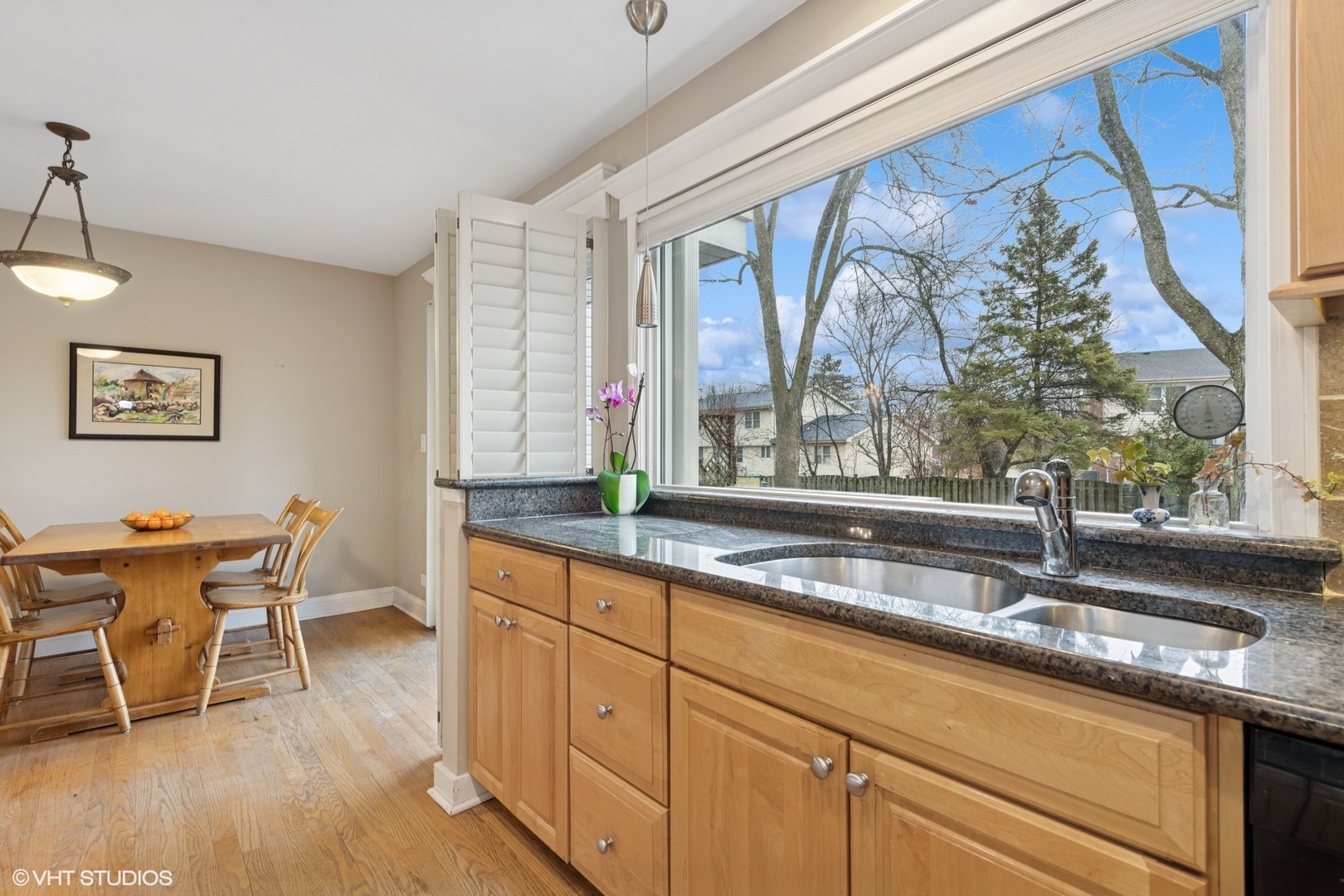 2827 Canterbury Drive