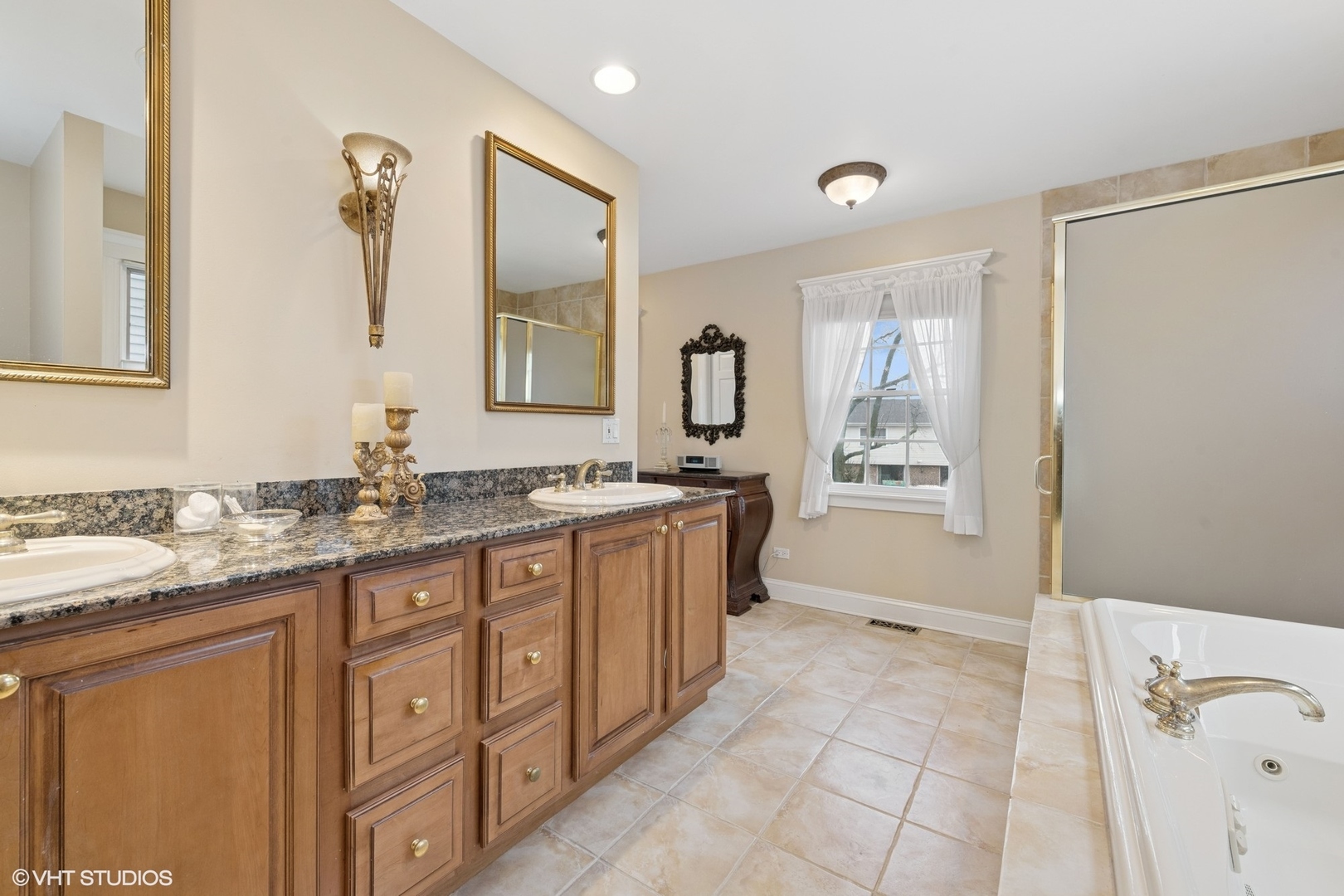 2827 Canterbury Drive