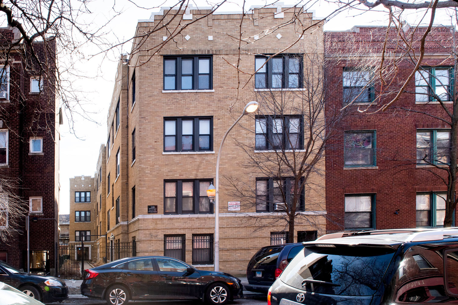 839 W Cornelia Avenue Unit: 1N