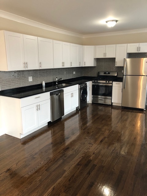 839 W Cornelia Avenue Unit: 1N