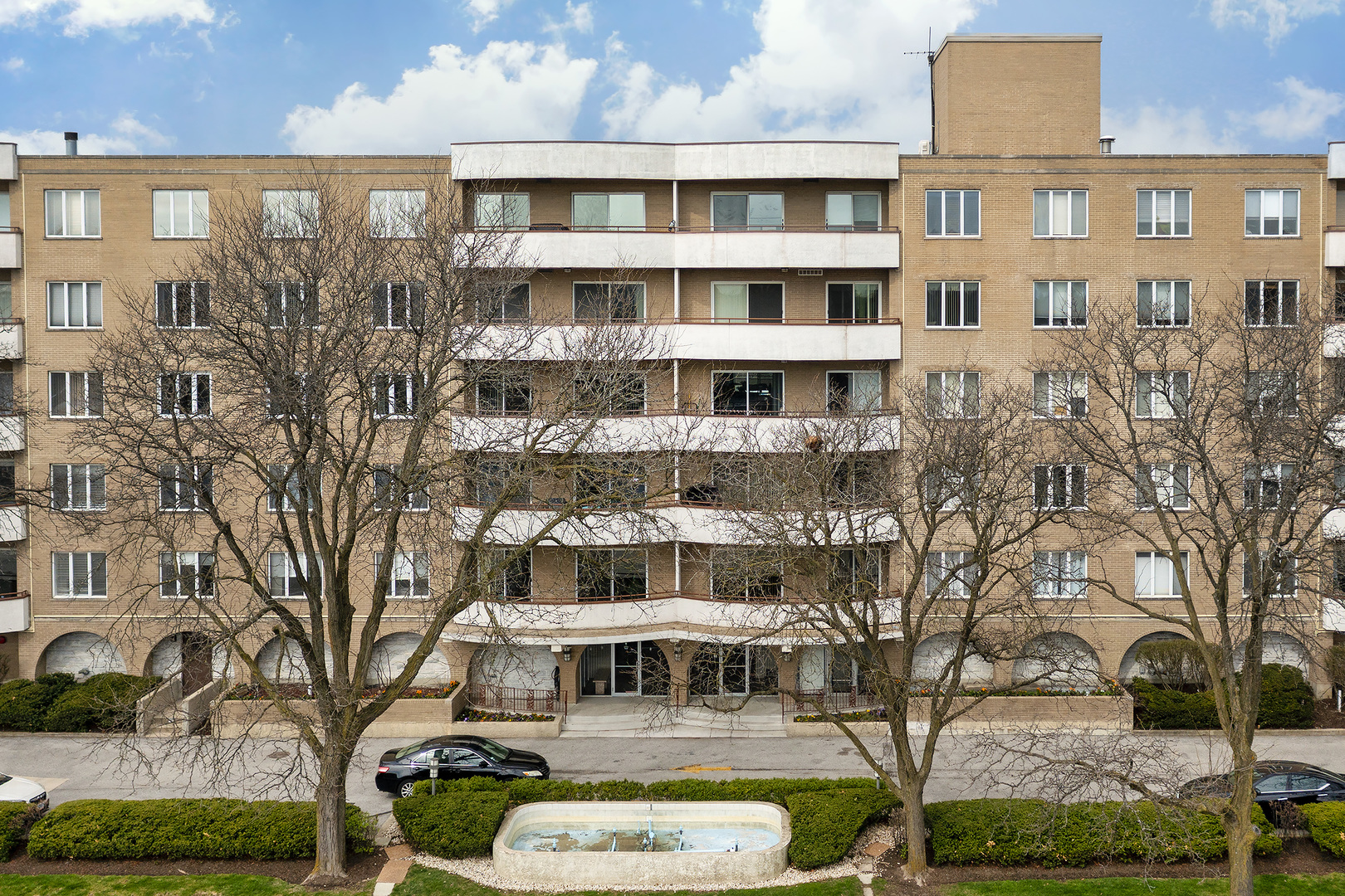 6400 N Cicero Avenue Unit: 511