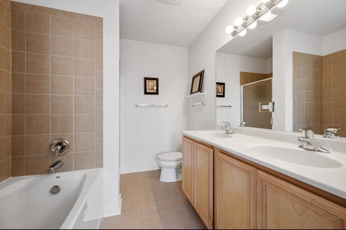 2238 W Maypole Avenue Unit: 303