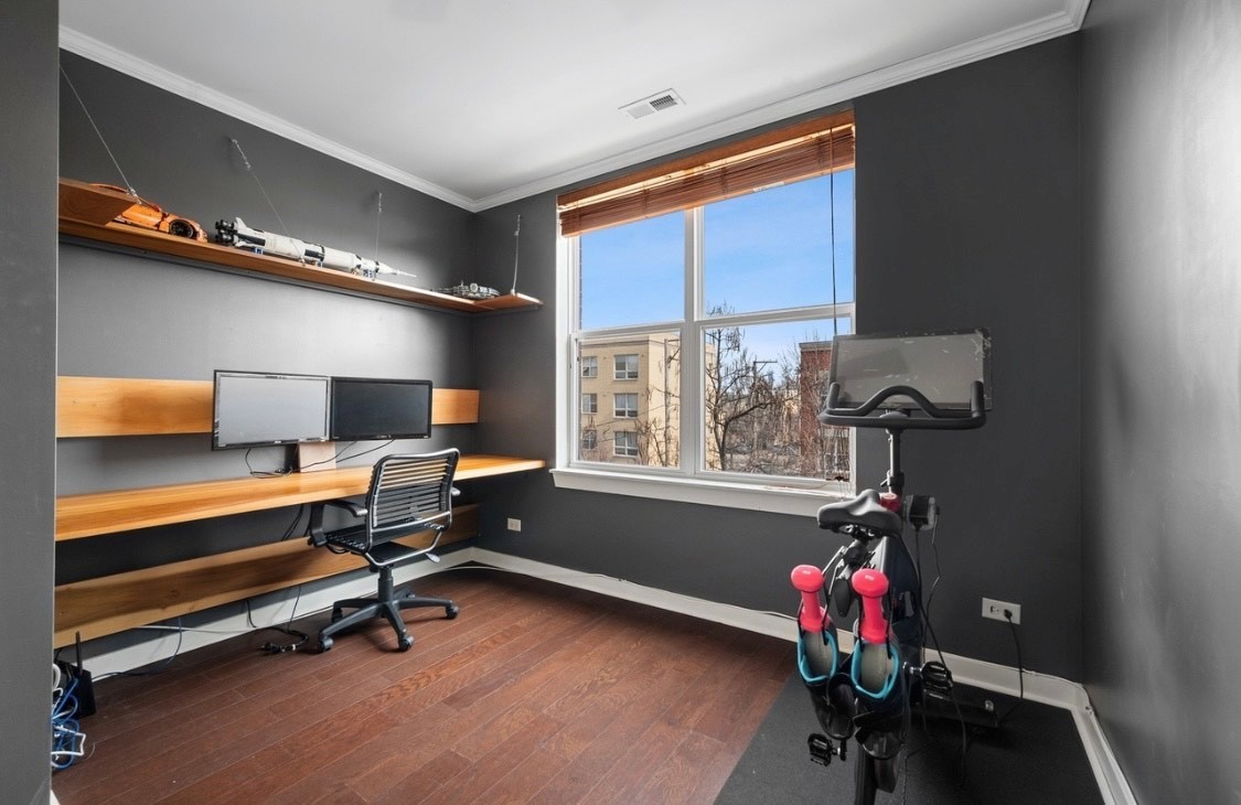 2238 W Maypole Avenue Unit: 303