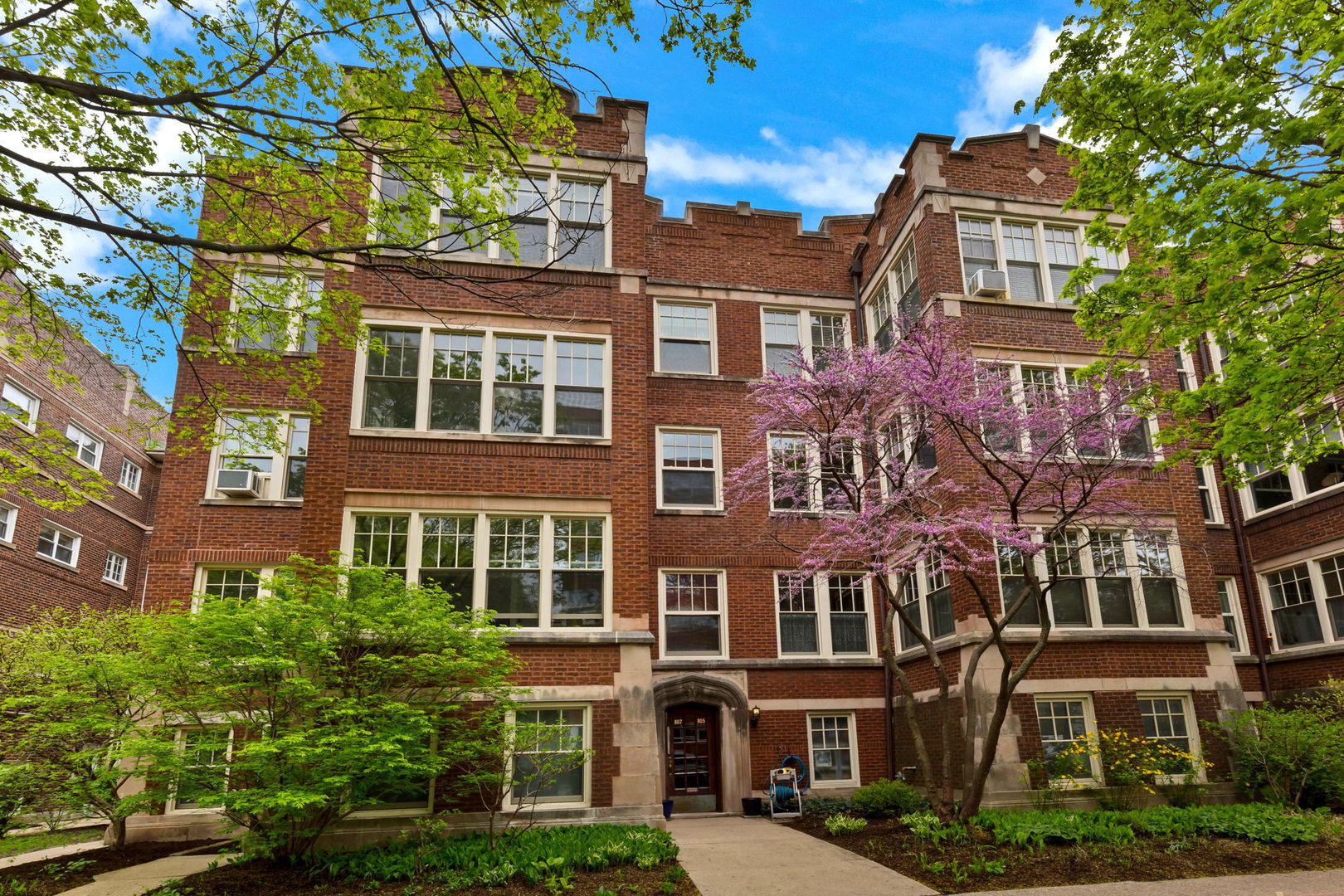 807 Hinman Avenue Unit: 3