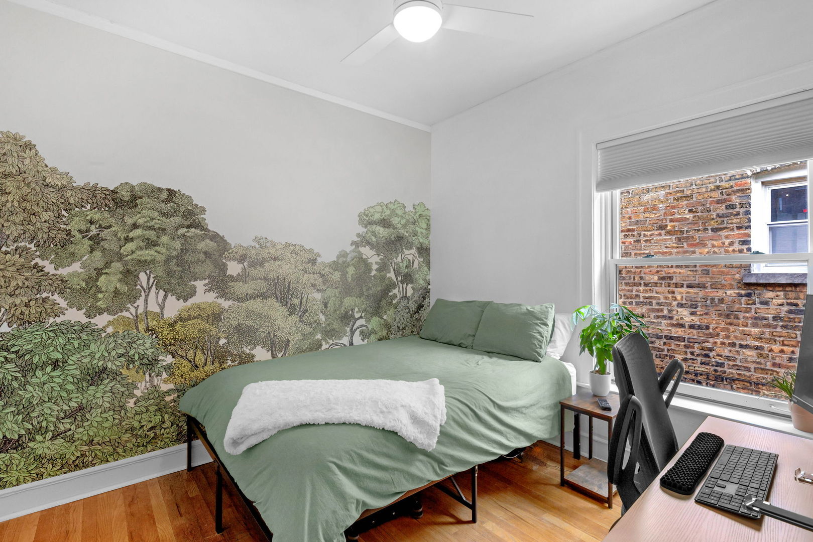 807 Hinman Avenue Unit: 3