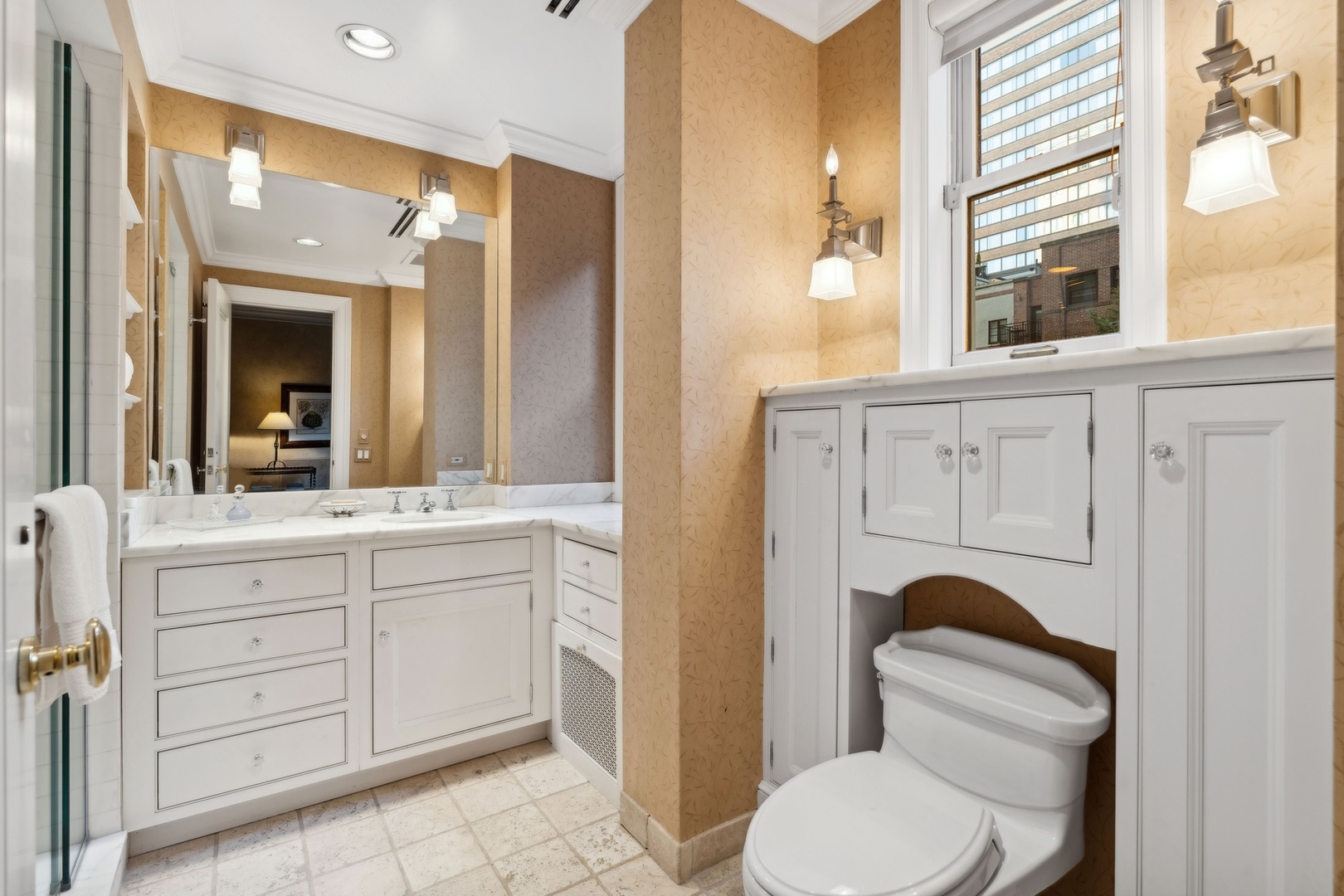 199 E Lake Shore Drive Unit: 3