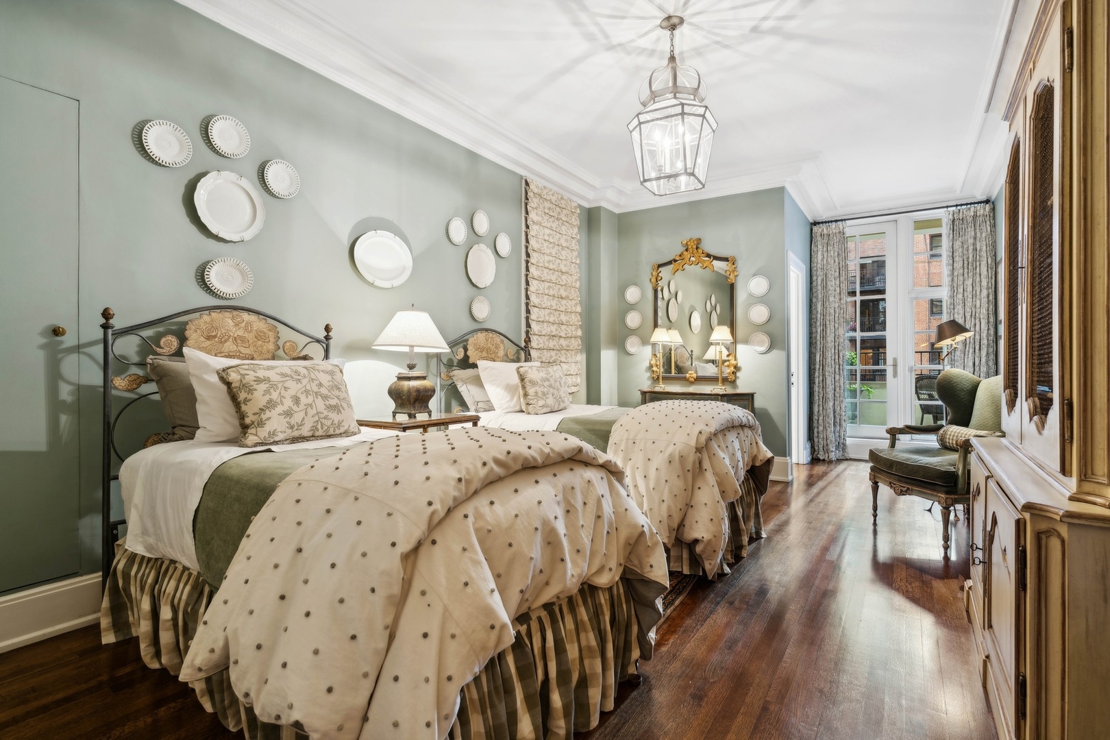 199 E Lake Shore Drive Unit: 3