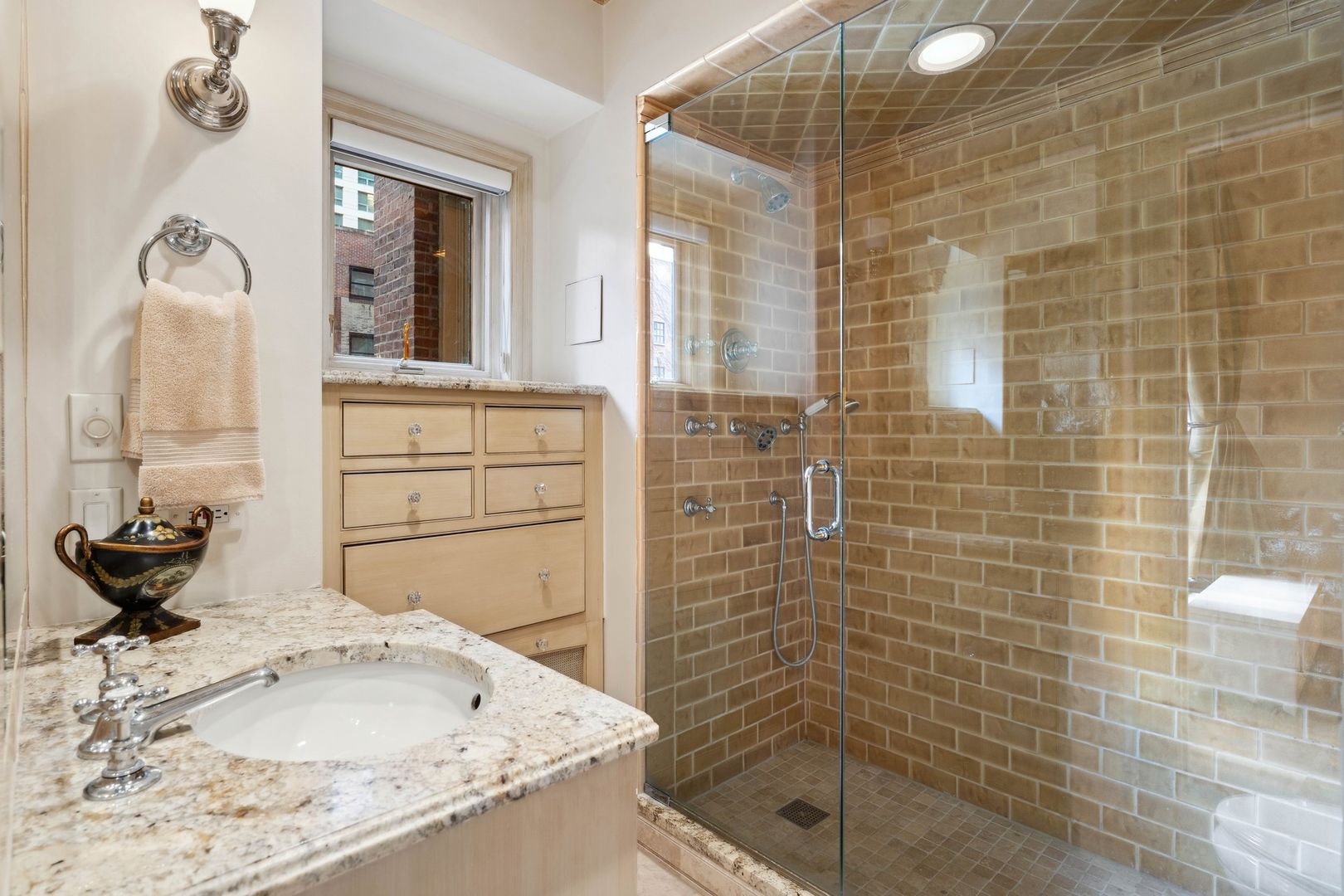 199 E Lake Shore Drive Unit: 3