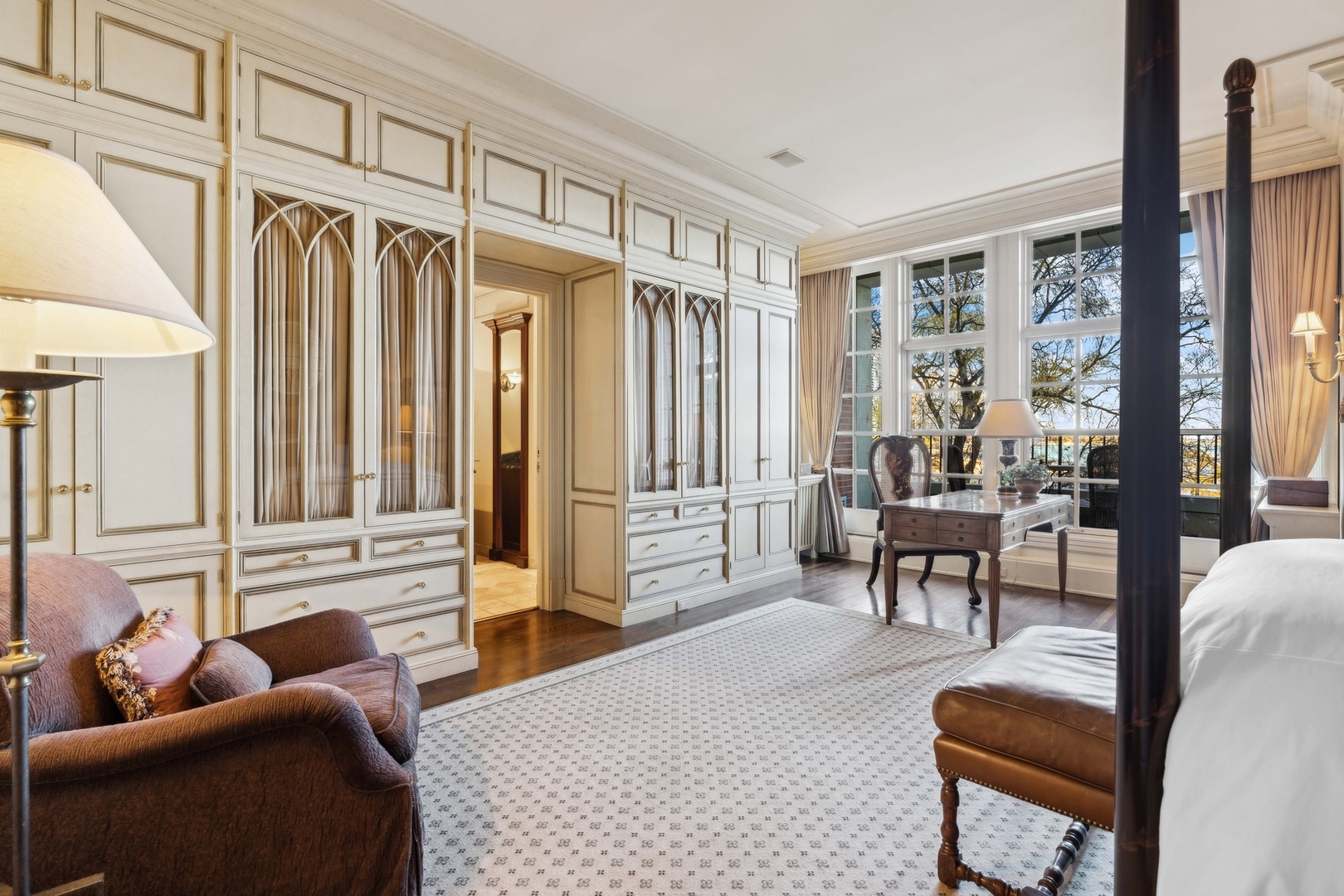 199 E Lake Shore Drive Unit: 3