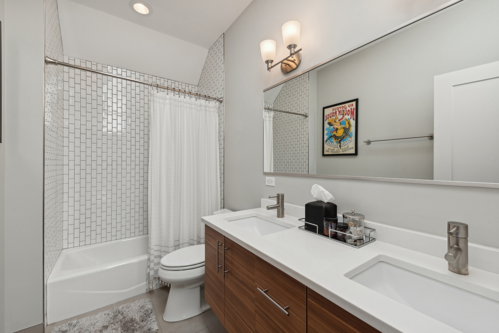 3817 N Christiana Avenue