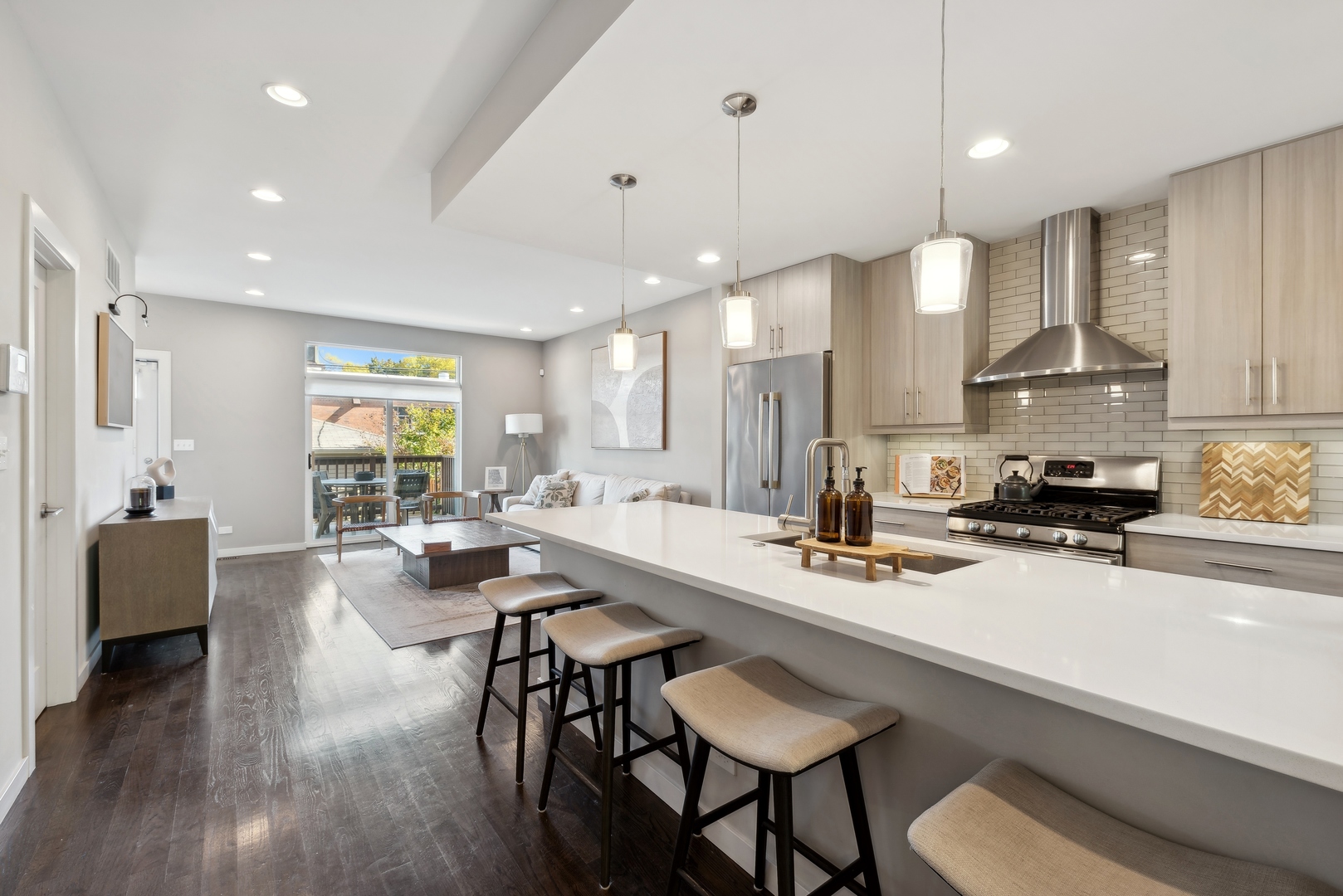 3817 N Christiana Avenue