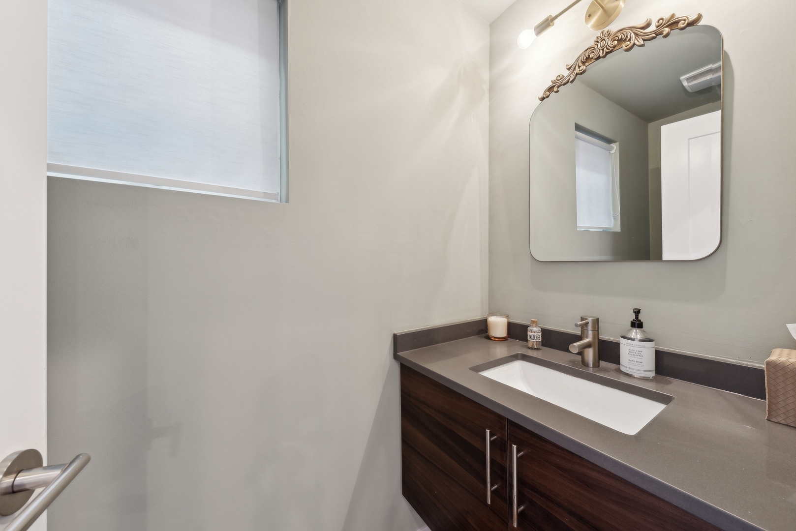 3817 N Christiana Avenue