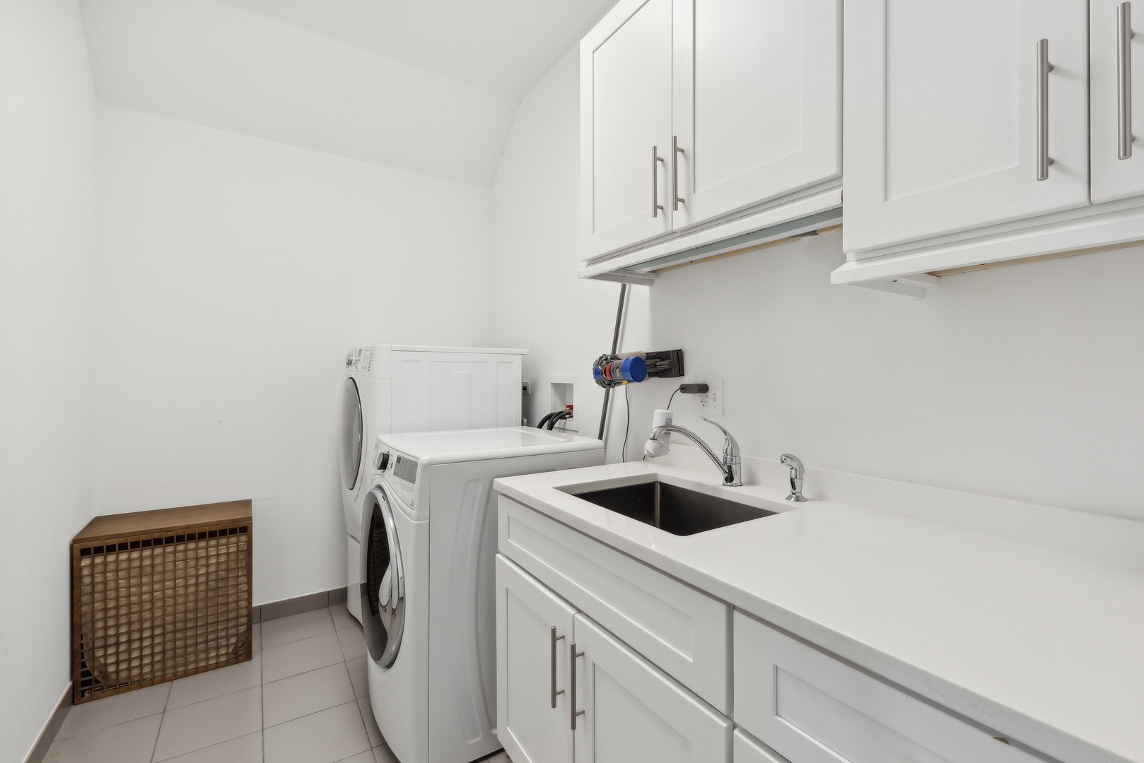 3817 N Christiana Avenue