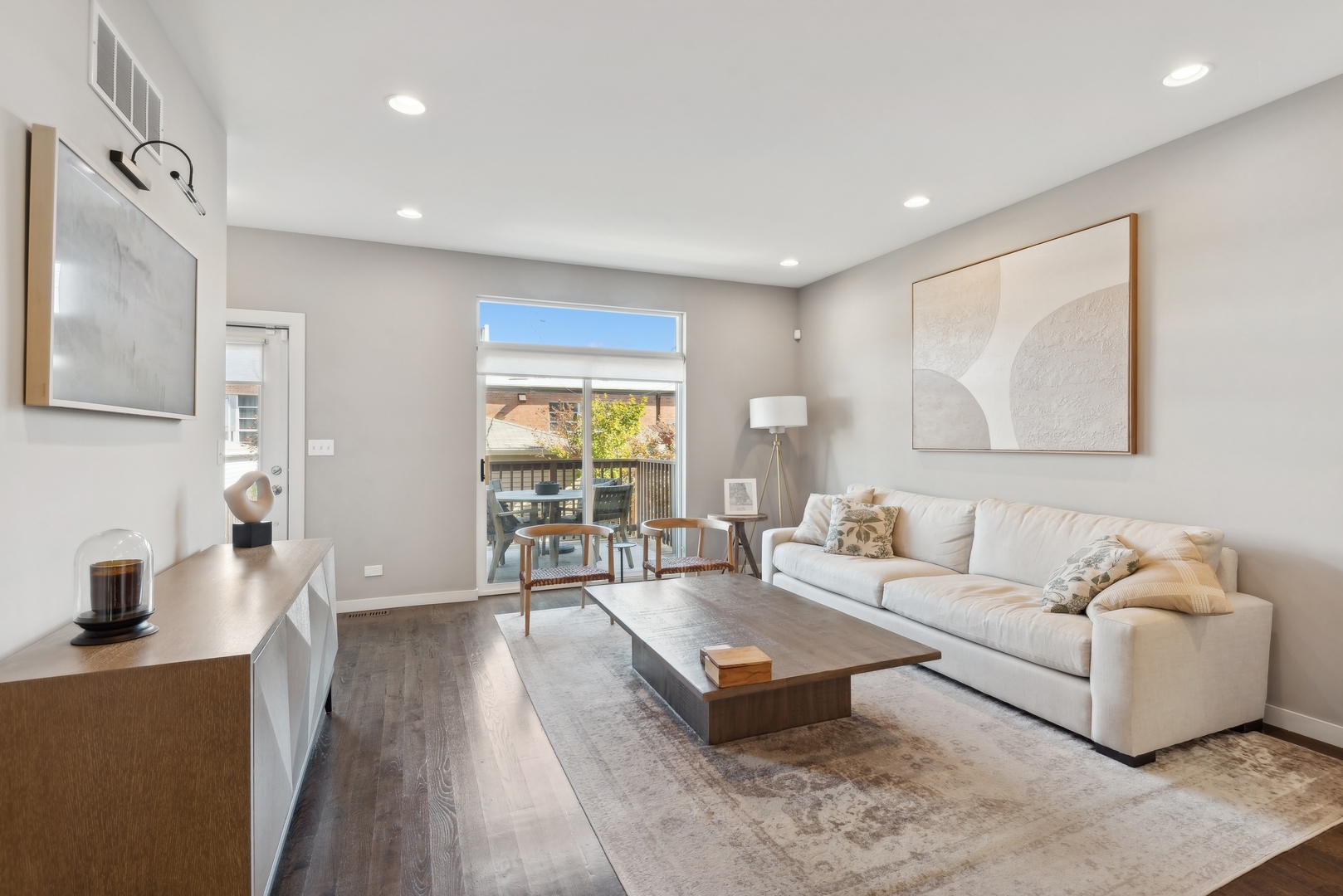 3817 N Christiana Avenue