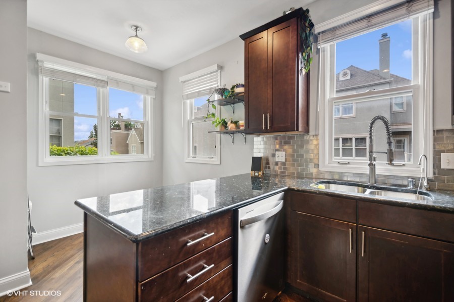 1800 W Diversey Parkway Unit: F