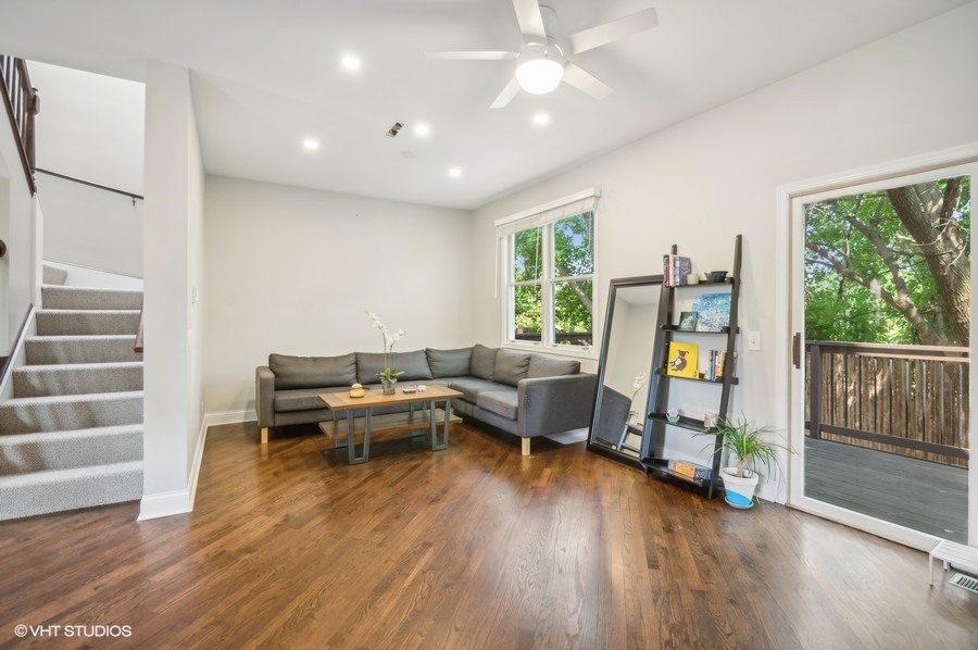 1800 W Diversey Parkway Unit: F