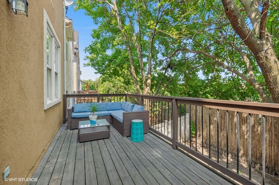 1800 W Diversey Parkway Unit: F