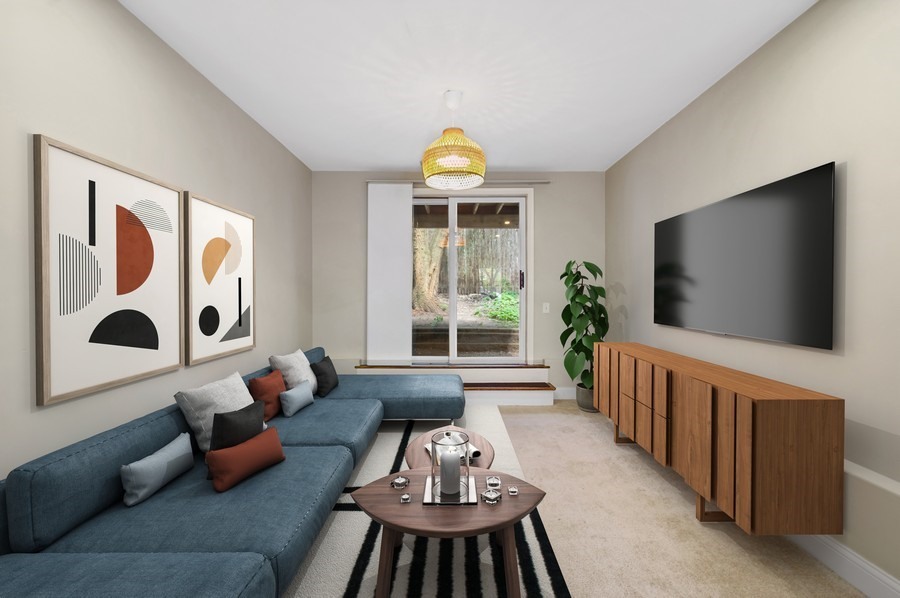 1800 W Diversey Parkway Unit: F