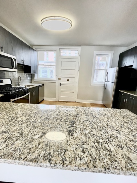 4450 N Winchester Avenue Unit: 3