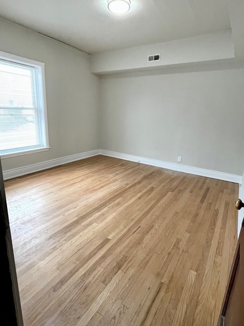 4450 N Winchester Avenue Unit: 3