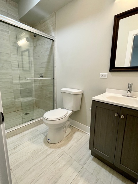 4450 N Winchester Avenue Unit: 3